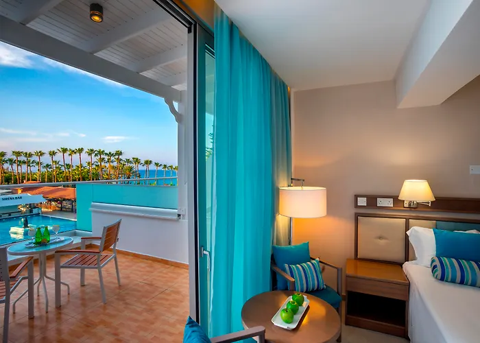 Cavo Maris Beach Hotel